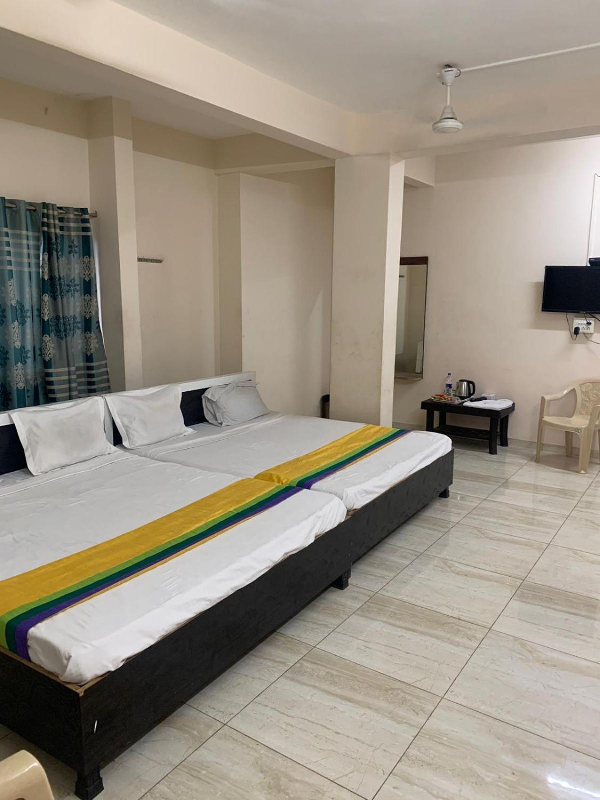 Hotel Meghmalhar Lodging Jejuri Luaran gambar